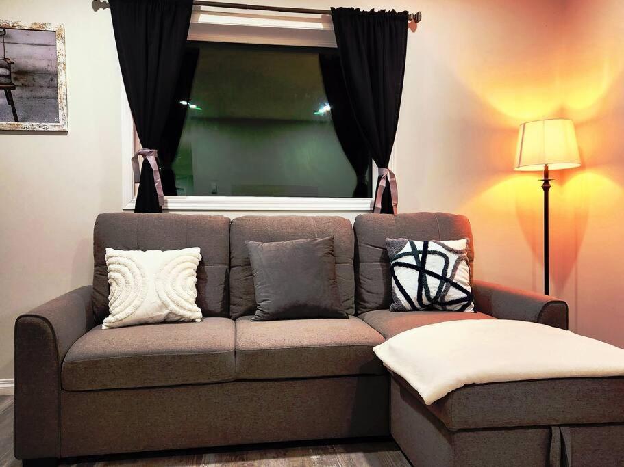 Comfort First - Sleeps 6 Уайтхорс Екстериор снимка