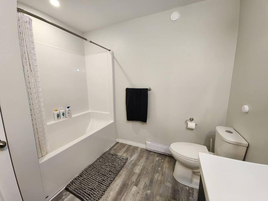 Comfort First - Sleeps 6 Уайтхорс Екстериор снимка